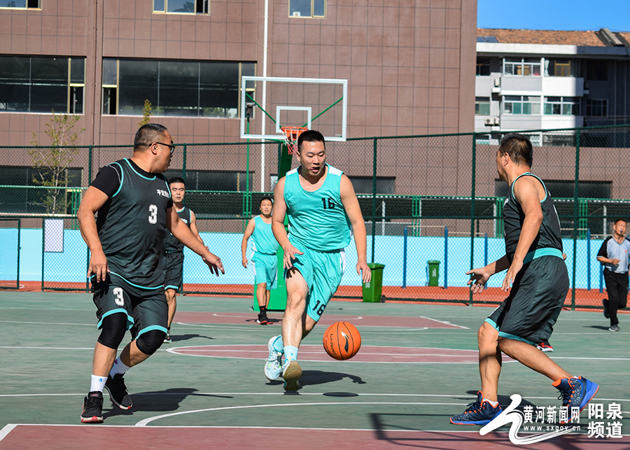 2022年平定县“乡村振兴杯”职工、群众篮球赛开幕